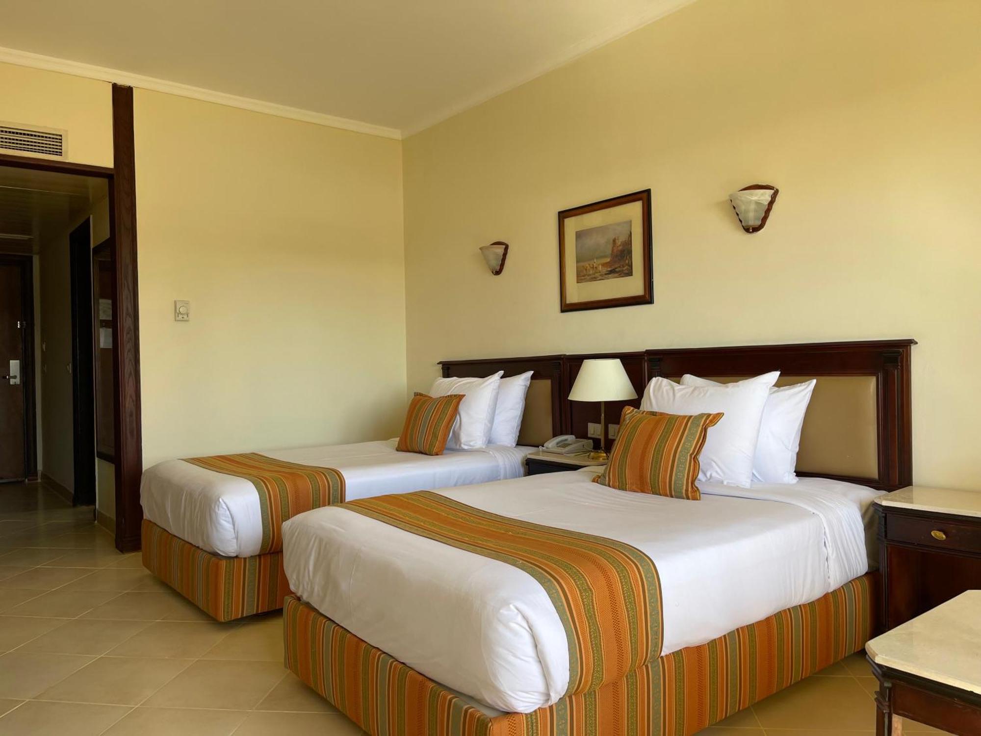 Grand Oasis Complex