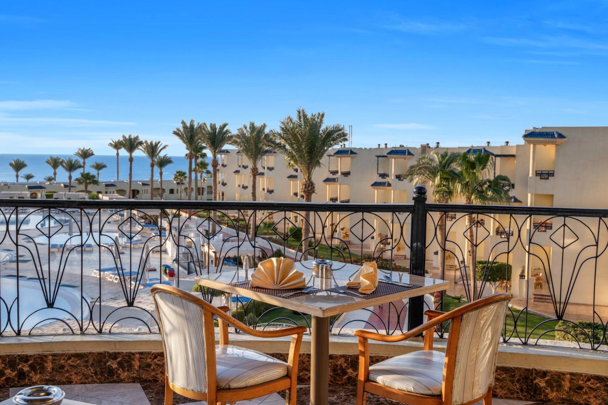 Grand Oasis Complex