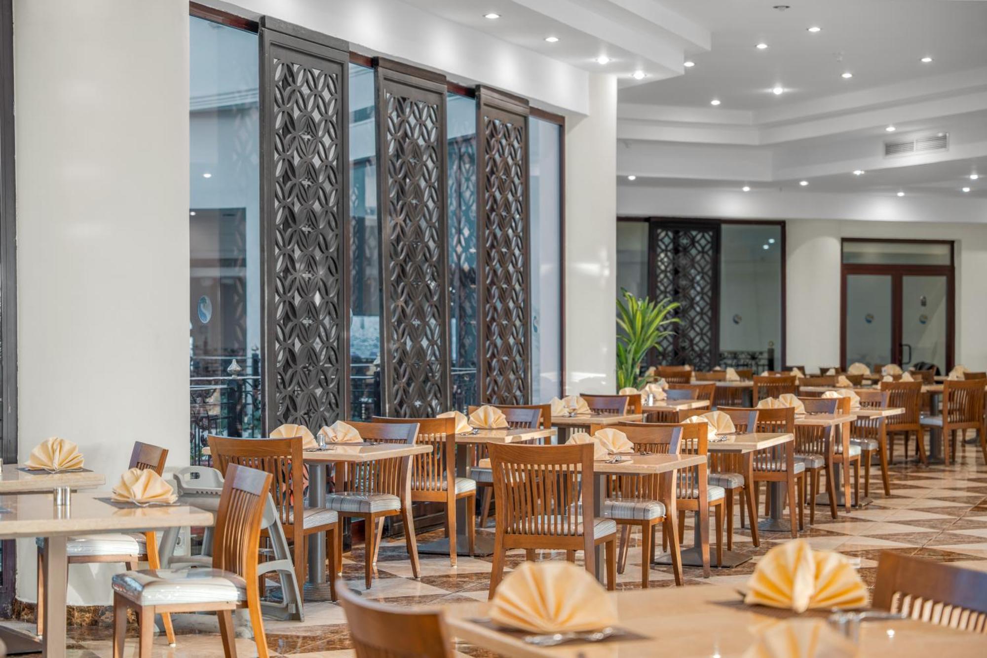 Grand Oasis 4*